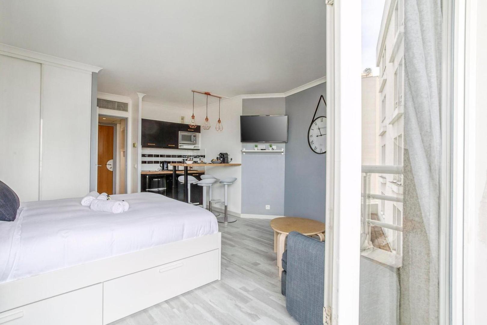 Joli Studio A Courbevoie - La Defense Exteriör bild